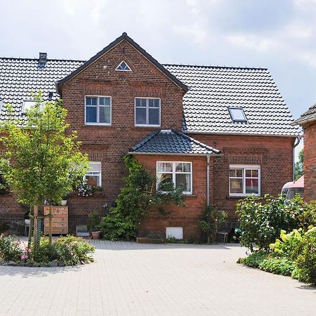Hotel Gutshof Zum Adlernest Arnsnesta Exteriér fotografie