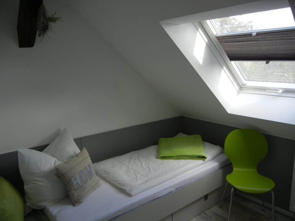 Hotel Gutshof Zum Adlernest Arnsnesta Pokoj fotografie