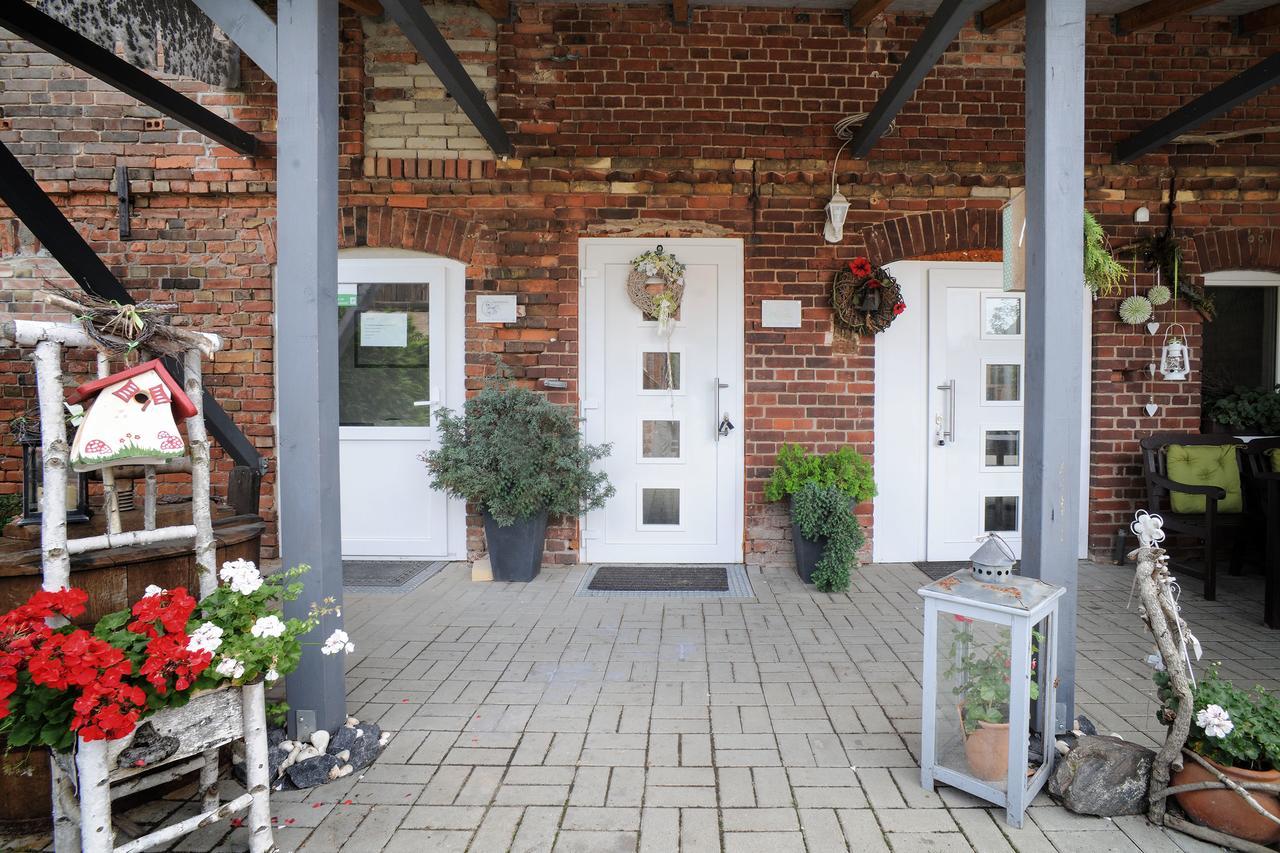 Hotel Gutshof Zum Adlernest Arnsnesta Exteriér fotografie
